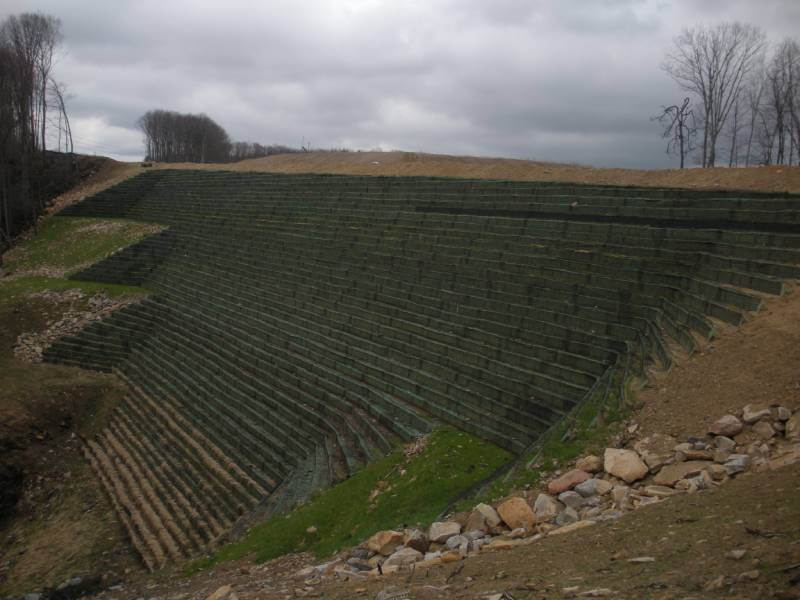 Steep Slope Reinforcement & Geogrid Stabilisation